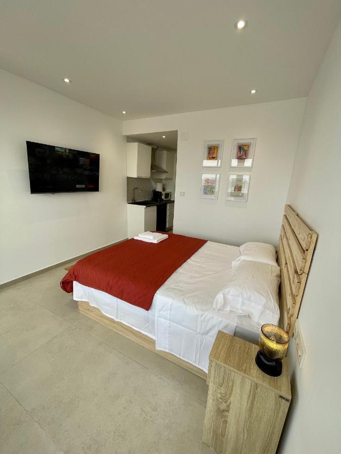 Sky Views Studio In City Centre Alicante Exterior photo