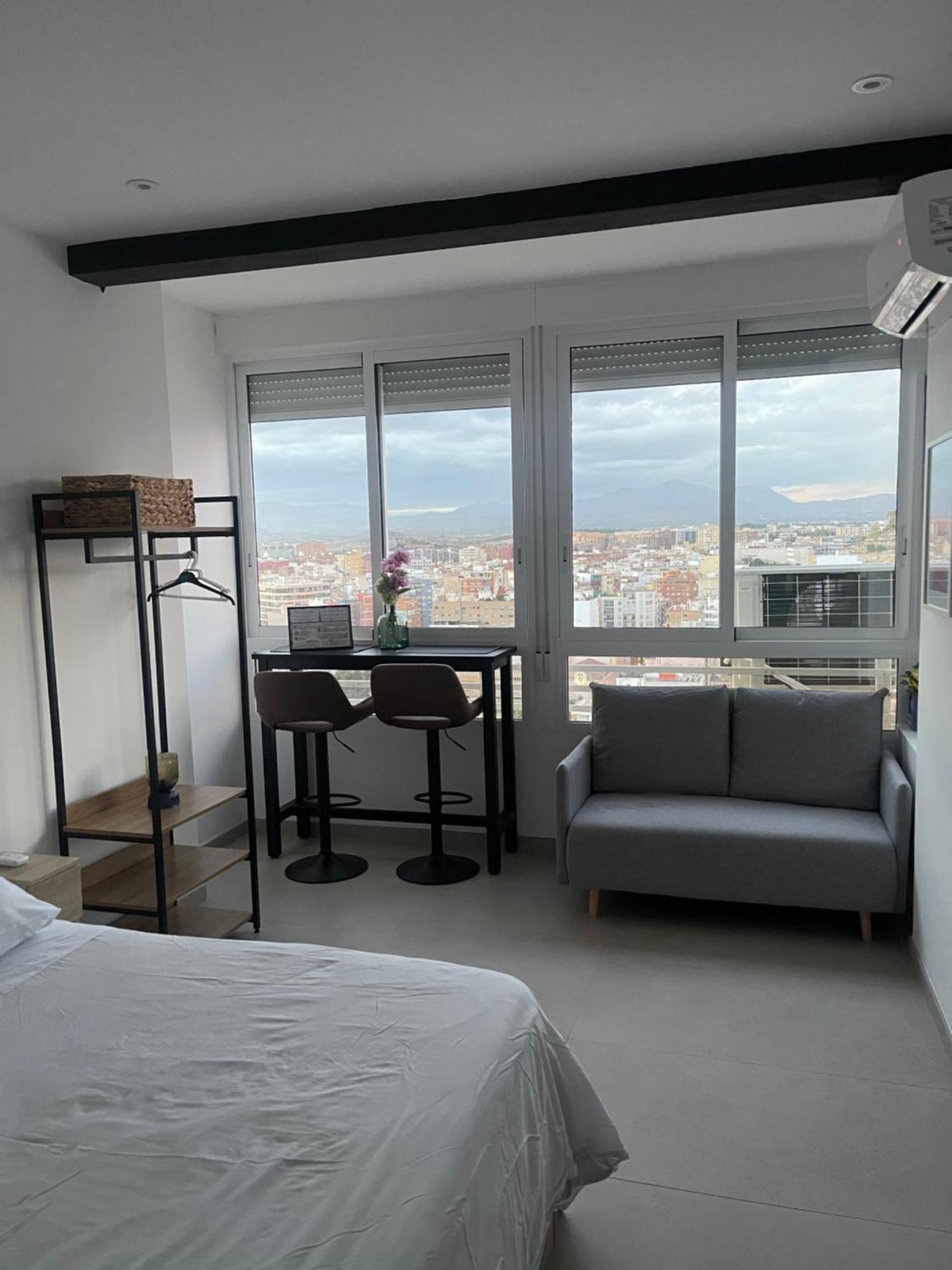 Sky Views Studio In City Centre Alicante Exterior photo